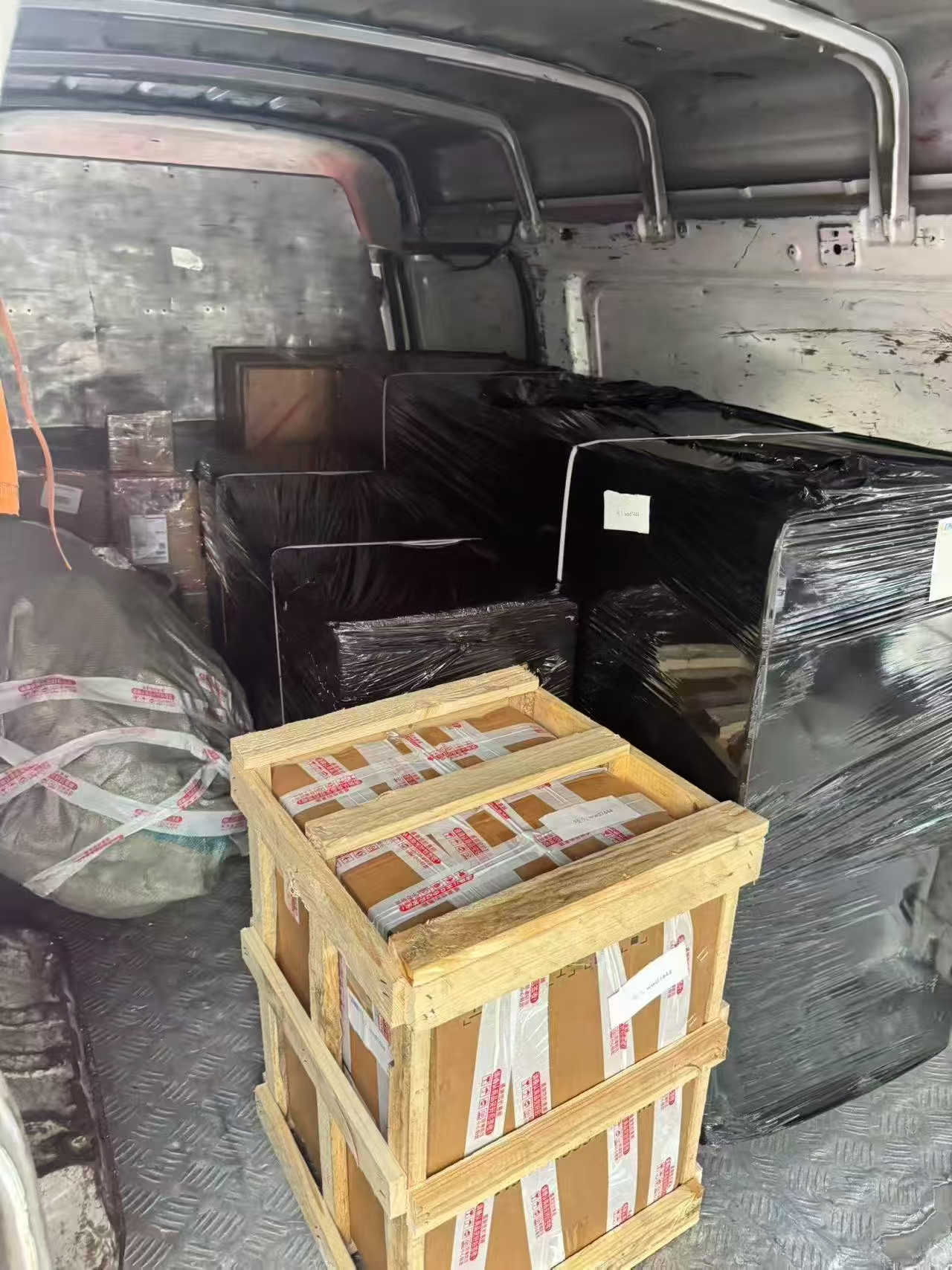 Motorcycle parts crates for shipment support
