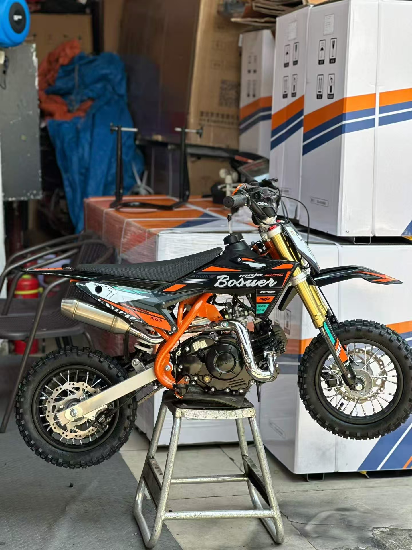 Bosuer Mojo motorcycle shipment visual proof