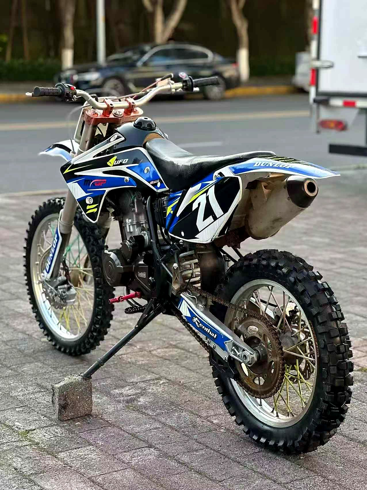 FCDC Motor 250cc dirt bike maintenance guide visual reference for trail riding, practical care, dependable motorcycles