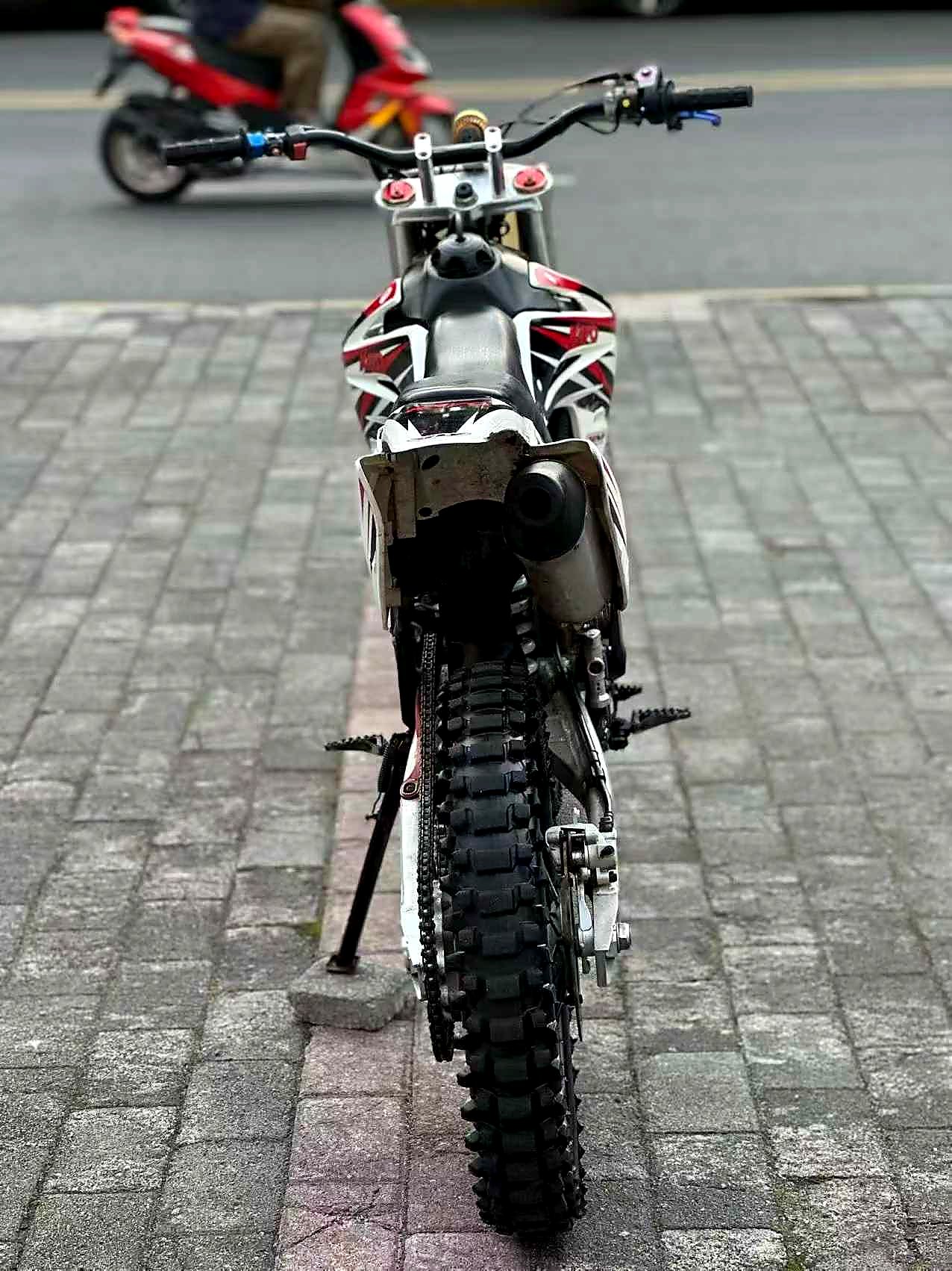 FCDC Motor motorcycle chain care for dirt roads visual reference for simple maintenance, travel confidence, freedom rides