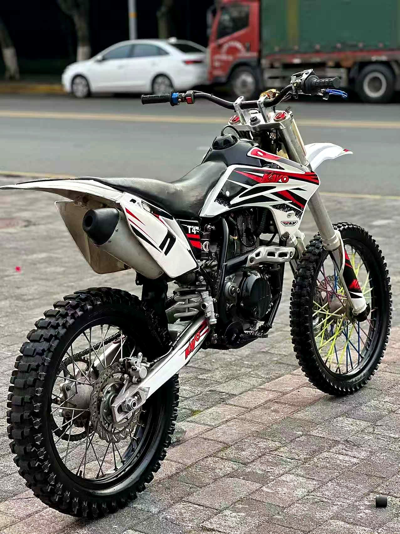 FCDC Motor motorcycle chain care for dirt roads visual reference for simple maintenance, travel confidence, freedom rides