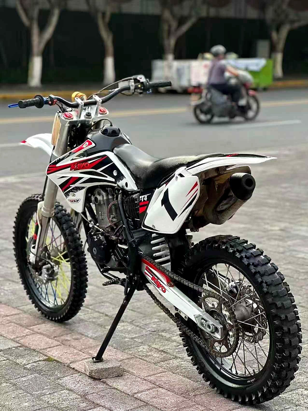 FCDC Motor motorcycle chain care for dirt roads visual reference for simple maintenance, travel confidence, freedom rides