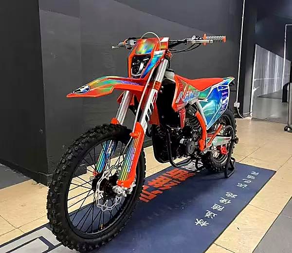 FCDC Motor motorcycle freedom ride setup visual reference for youthful freedom, adult responsibility, travel-ready motorcycles