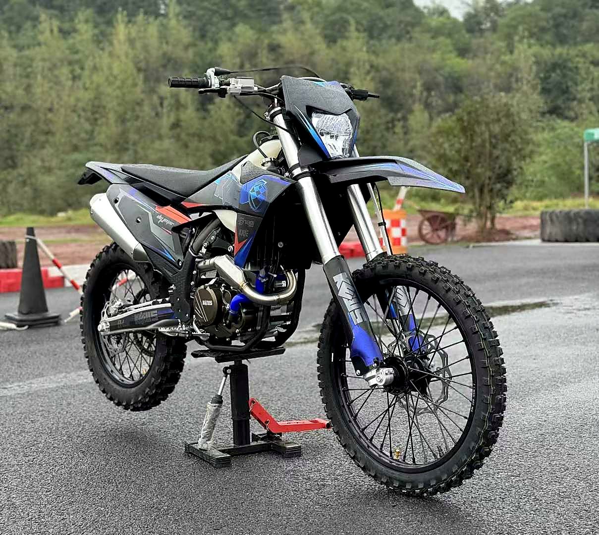 FCDC Motor motorcycle freedom ride setup visual reference for youthful freedom, adult responsibility, travel-ready motorcycles